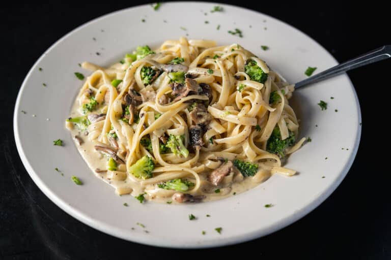 Fettuccine with Broccoli & Mushrooms